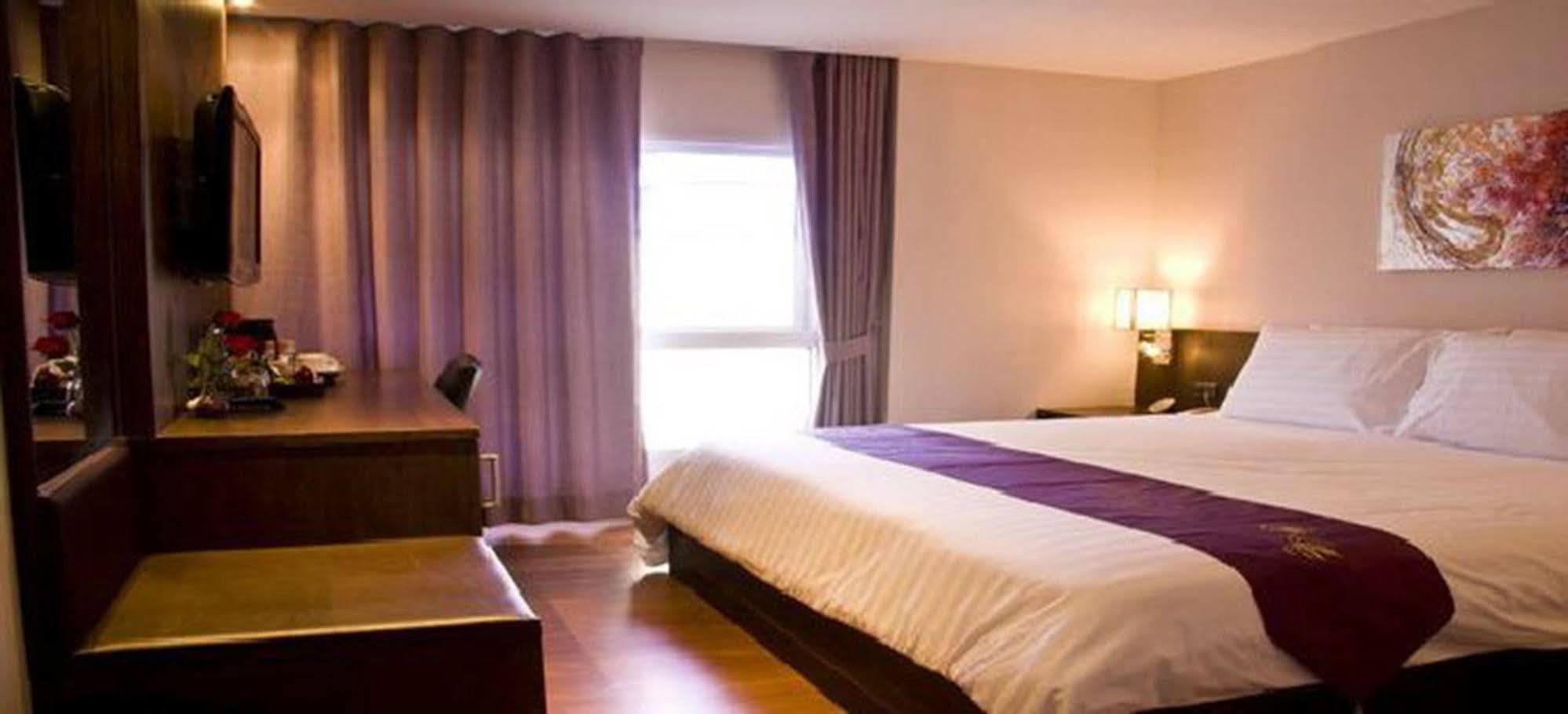 Paradiso Boutique Suites Bangkok Eksteriør billede