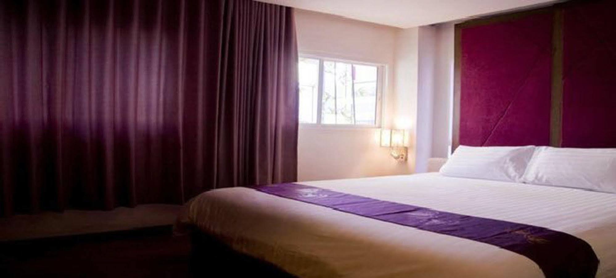 Paradiso Boutique Suites Bangkok Eksteriør billede